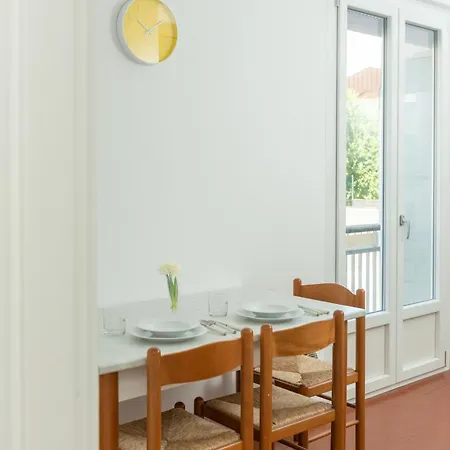 Artstay Porta Romana Apt, Parking, Centre Апартаменты *